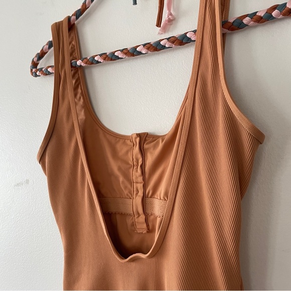 L*Space Ribbed Float On Classic One Piece Swimsuit - Picture 12 of 14